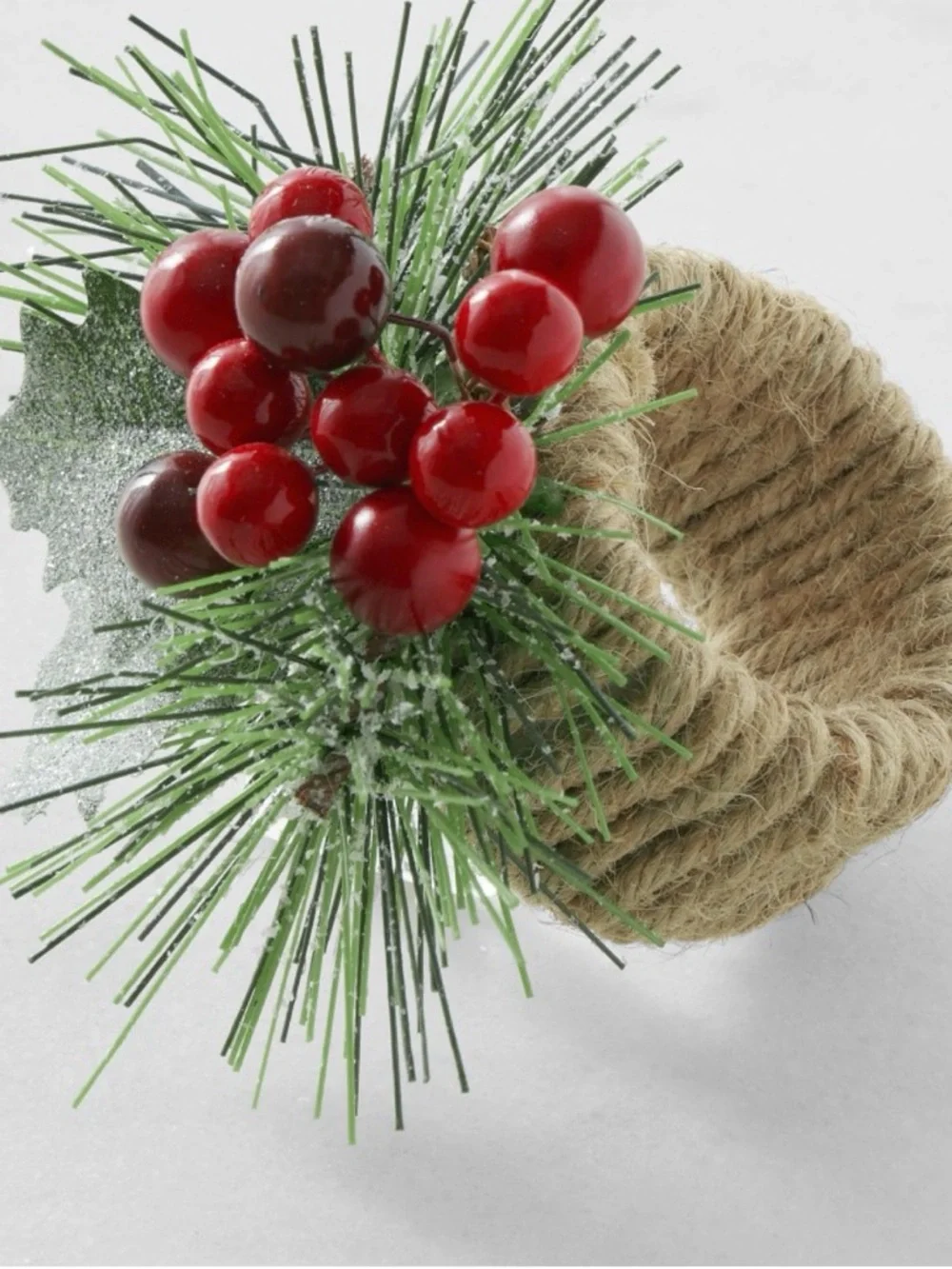 Williams Sonoma Holiday Holly Berry Napkin Rings Set Pine Christmas Table Decor